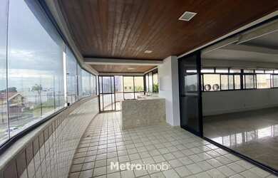 Imagem: O apartamento possui 4 Dormitórios, 5 Banheiros, 4 Vagas na