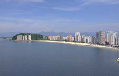 Imagem: O apartamento possui 3 Dormitórios, 1 Banheiro, 2 Vagas na