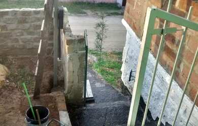 Imagem 16: Aluga se casa. Área de serviço, 38m² de Área, 1 Banheiroe1 Dormitório