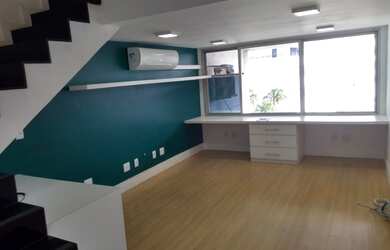 Imagem: O depósito possui 1 Vaga na garagem, 100m² de Área e está