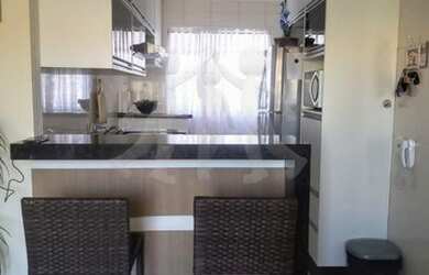 Imagem: O apartamento possui 2 Dormitórios, 1 Banheiro, 1 Vaga na garagem