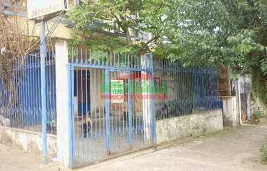 Imagem: A casa possui 2 Dormitórios, 3 Banheiros, 2 Vagas na garagem