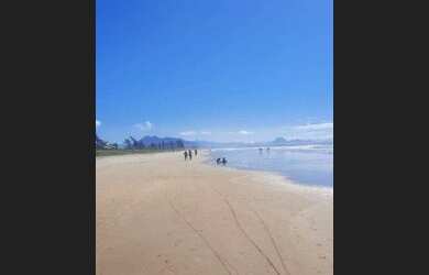 Imagem: A casa em condomínio possui 3 Dormitórios, 1 Banheiro, 4 Vagas