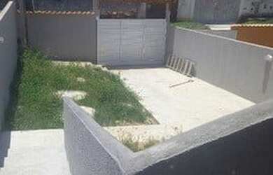 Imagem: A casa possui 2 Dormitórios, 2 Banheiros, 2 Vagas na garagem