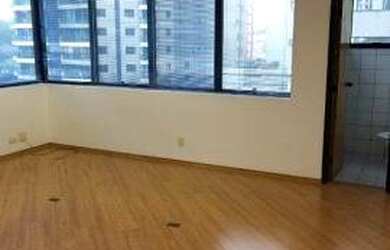 Imagem: O depósito possui 2 Vagas na garagem, 90m² de Área e está