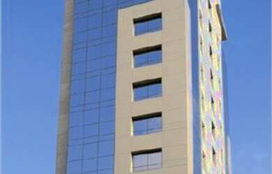 Imagem: O depósito possui 4 Vagas na garagem, 223m² de Área e está