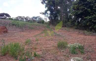 Imagem: O terreno possui 800m² de Área e está localizado em Portão