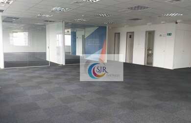 Imagem: O depósito possui 5 Vagas na garagem, 510m² de Área e está