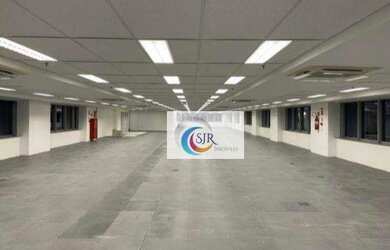 Imagem: O depósito possui 4 Vagas na garagem, 363m² de Área e está