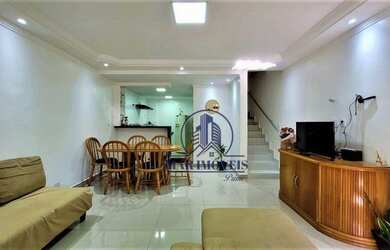 Imagem: A casa possui 2 Dormitórios, 4 Banheiros, 1 Vaga na garagem