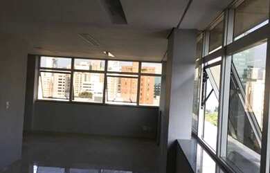 Imagem: O depósito possui 1 Vaga na garagem, 95m² de Área e está