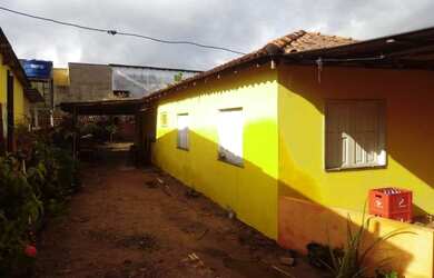 Imagem: A casa à venda possui 3 Dormitórios e 1 Banheiro e está localizado