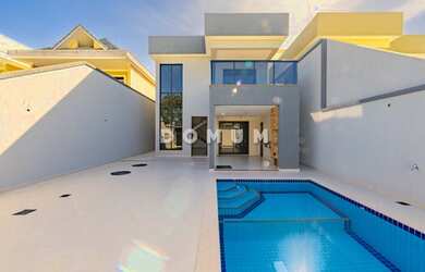 Imagem: A casa em condomínio possui 4 Dormitórios, 5 Banheiros, 5