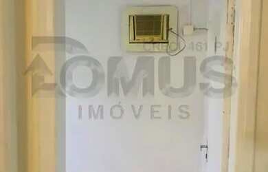 Imagem: O apartamento possui 3 Dormitórios, 1 Banheiro, 1 Vaga na garagem