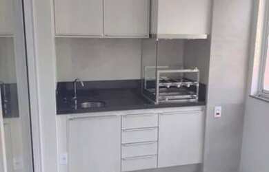 Imagem: O apartamento possui 2 Dormitórios, 2 Banheiros, 2 Vagas na