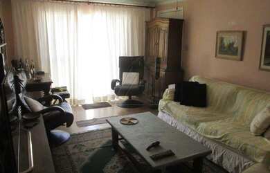 Imagem: A casa possui 3 Dormitórios, 2 Banheiros, 4 Vagas na garagem