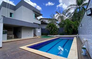 Imagem: A casa em condomínio possui 4 Dormitórios, 5 Banheiros, 5