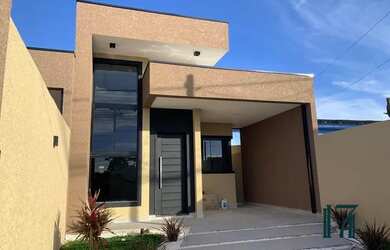 Imagem: A casa possui 3 Dormitórios, 2 Banheiros, 1 Vaga na garagem