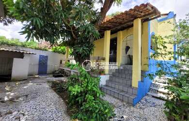 Imagem: A casa possui 4 Dormitórios, 3 Banheiros, 198m² de Área e