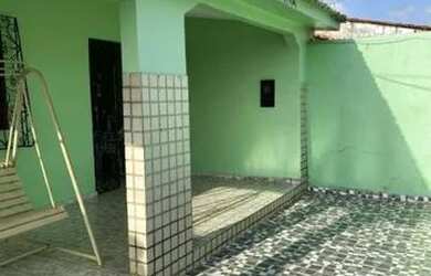 Imagem: A casa possui 3 Dormitórios, 1 Banheiro, 250m² de Área e