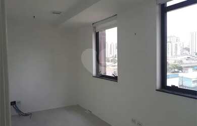 Imagem: O depósito possui 1 Vaga na garagem, 42m² de Área e está