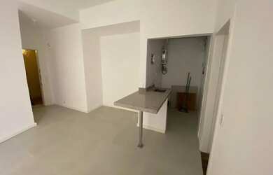 Imagem: O apartamento possui 1 Dormitório, 1 Banheiro, 40m² de Área