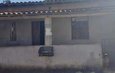 Imagem: A casa possui 2 Dormitórios, 2 Banheiros e está localizado