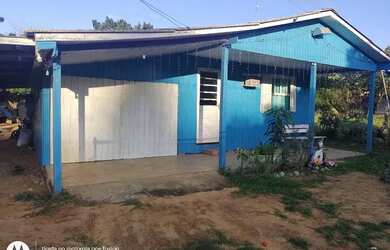 Imagem: A casa em condomínio possui 5 Dormitórios, 2 Banheiros, 2