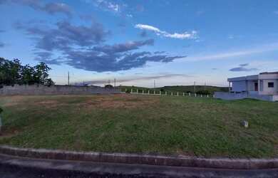 Imagem 1: Excelente terreno à venda em condomínio de luxo, 200 m² por R$ 150.000