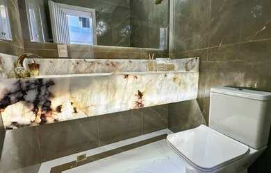 Imagem 9: Belíssima Casa na Ponta Negra/Energia solar/Cinema/Academia/Sauna/Adega/Novinha e Mobiliad