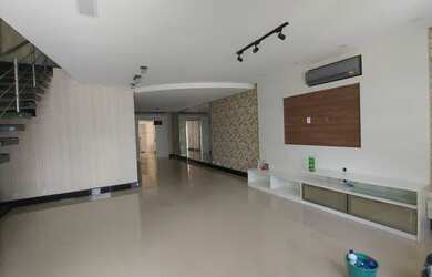 Imagem: A casa em condomínio possui 3 Dormitórios, 5 Banheiros, 4