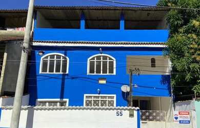 Imagem: A casa possui 2 Dormitórios, 3 Banheiros, 2 Vagas na garagem