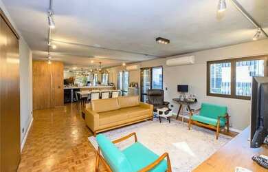 Imagem: O apartamento possui 3 Dormitórios, 4 Banheiros, 2 Vagas na