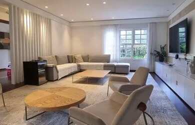 Imagem: A casa em condomínio possui 4 Dormitórios, 4 Banheiros, 5