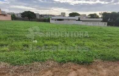 Imagem: O terreno possui 373m² de Área e está localizado em Terra