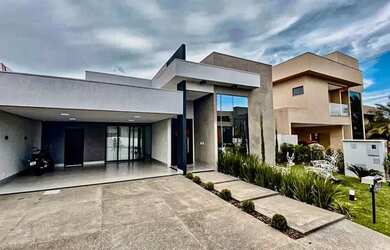 Imagem: A casa em condomínio possui 5 Dormitórios, 5 Banheiros, 3