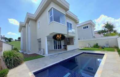 Imagem: A casa em condomínio possui 4 Dormitórios, 5 Banheiros, 4