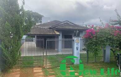 Imagem: A casa possui 3 Dormitórios, 4 Banheiros, 4 Vagas na garagem