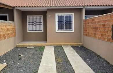 Imagem: A casa possui 2 Dormitórios, 1 Banheiro, 2 Vagas na garagem