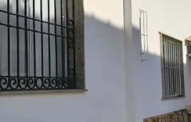 Imagem 2: Casa Petrópolis Castelanea beira rua principal uso residencial ou comercial