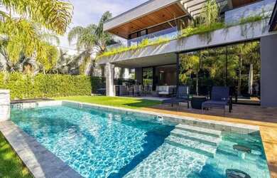 Imagem 1: Casa luxuosa no Bosque Amoraeville em Jurerê Internacional