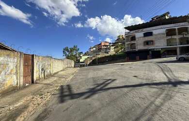 Imagem 2: Imóvel para aluguel tem 300 metros quadrados com 3 quartos em Teixeiras...