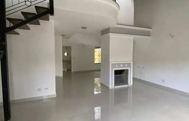 Imagem: A casa em condomínio possui 3 Dormitórios, 4 Banheiros, 2