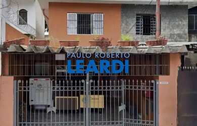 Imagem: A casa possui 2 Dormitórios, 2 Banheiros, 2 Vagas na garagem