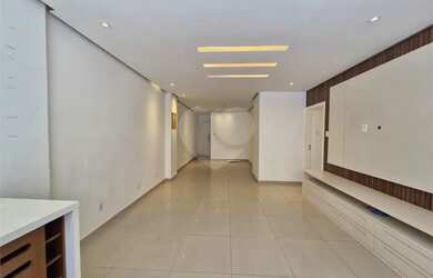 Imagem 2: Apartamento à venda com 3 quartos, sendo 1 suíte, no condomínio Do Edifício Maria Luiza, R