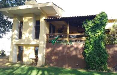 Imagem: A casa em condomínio possui 5 Dormitórios, 4 Banheiros, 5