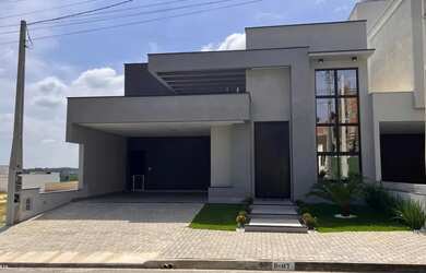 Imagem: A casa em condomínio possui 3 Dormitórios, 4 Banheiros, 4