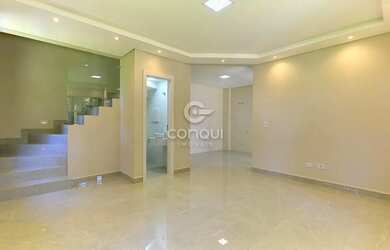 Imagem: A casa possui 3 Dormitórios, 2 Banheiros, 3 Vagas na garagem