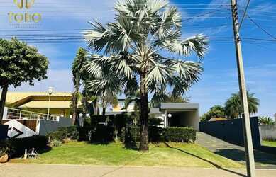 Imagem: A casa em condomínio possui 5 Dormitórios, 5 Banheiros, 315-0m²