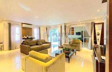 Imagem: A casa possui 3 Dormitórios, 5 Banheiros, 5 Vagas na garagem